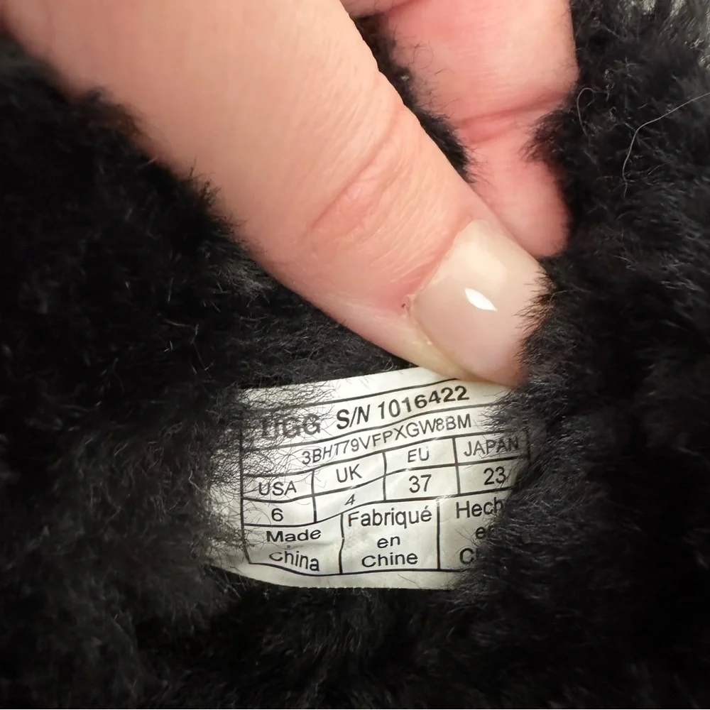 UGG Mini Bailey Button II Boots Black Size 6